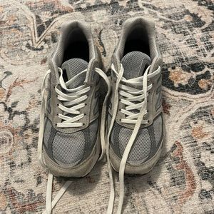 New Balance 990 V5 sz 7